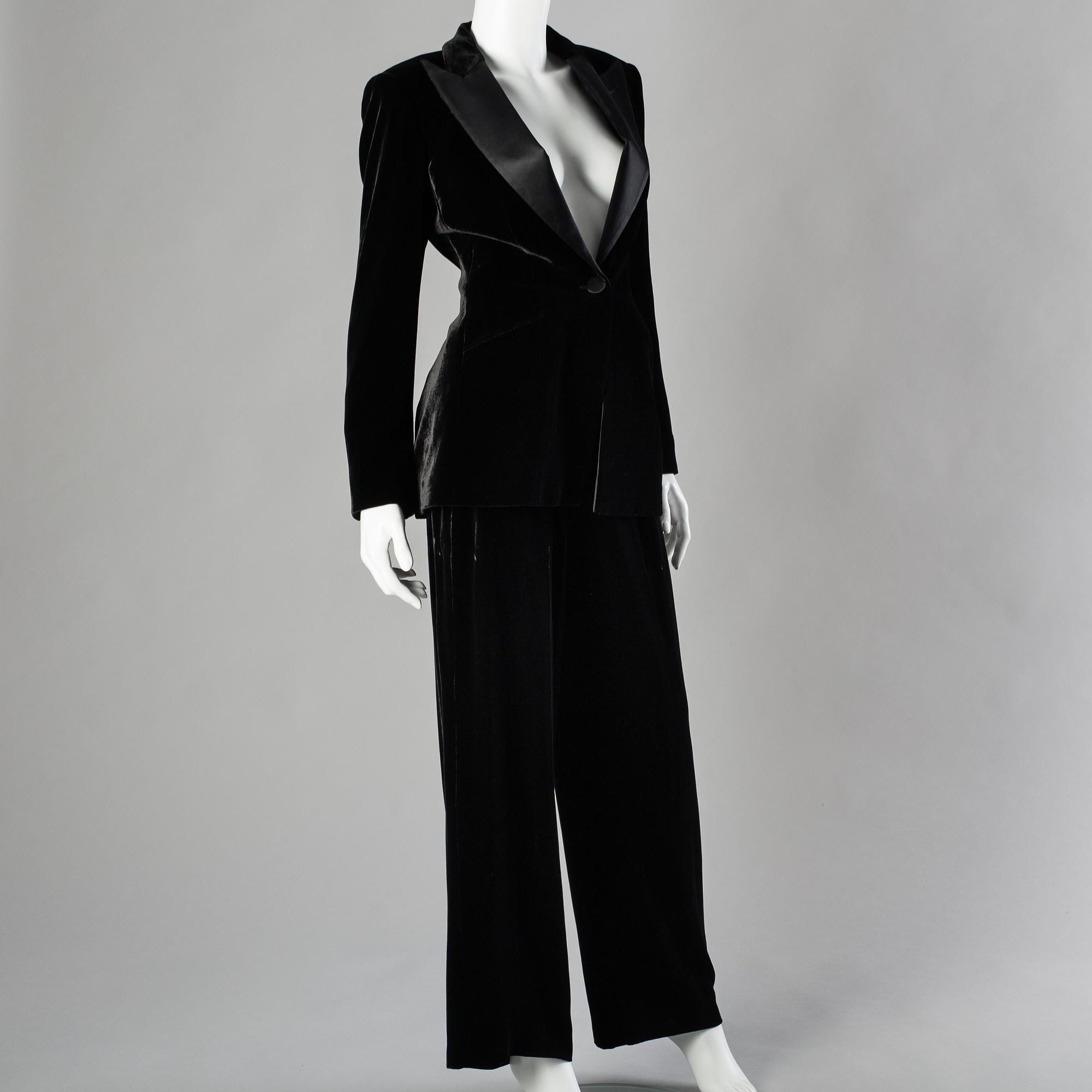 LADIES TUXEDO, Armani. Size 44.