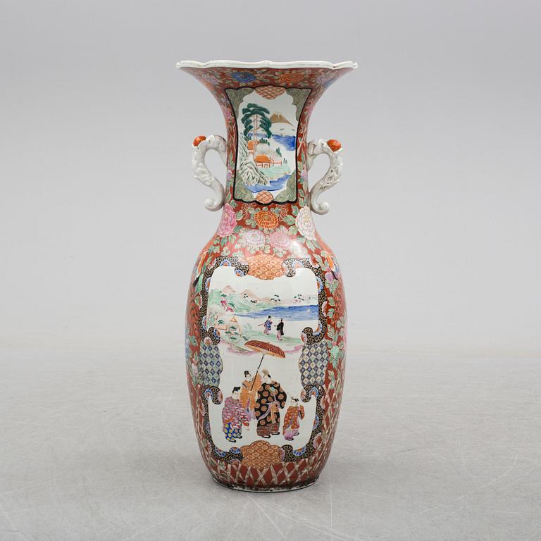 A massive Japanese 20th century imari porcelain vase.