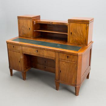 A RUSSIAN WRITING DESK, ca 1810-30s.