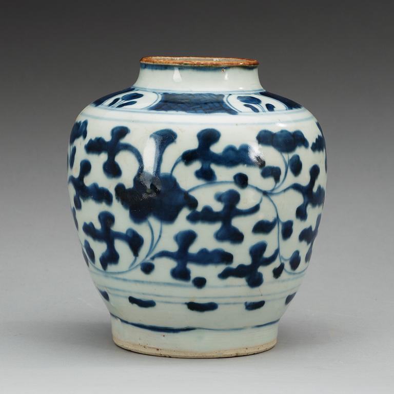 A blue and white Transitional jar, 17th Century.