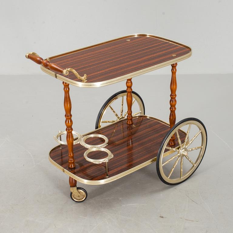 SERVERINGSVAGN, 1900-talets andra hand.