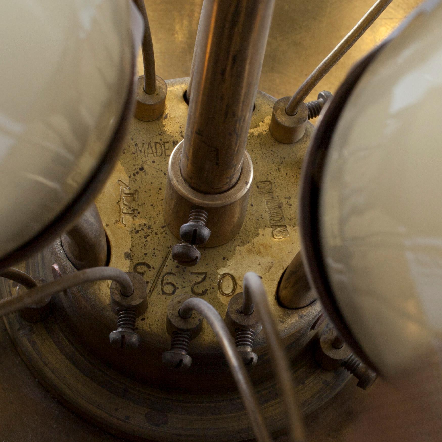 TAKARMATUR, Paavo Tynell, stämplad TT Taito Made in Finland. Total höjd 57 cm.