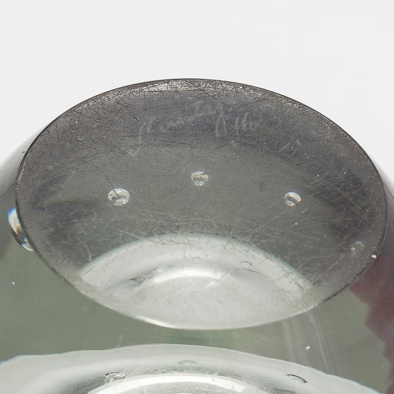 Gunnel Nyman, A 'String of Pearls' vase, signed G. Nyman Nuutajärvi Notsjö.
