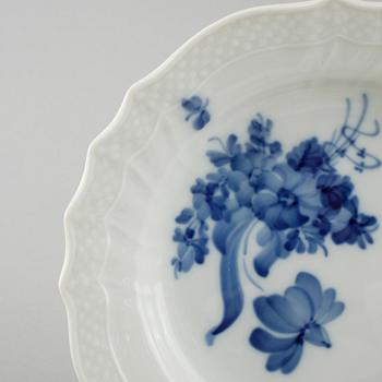 36 pieces of "Blå Blomst" porcelain from Royal Copenhagen, 20th century.