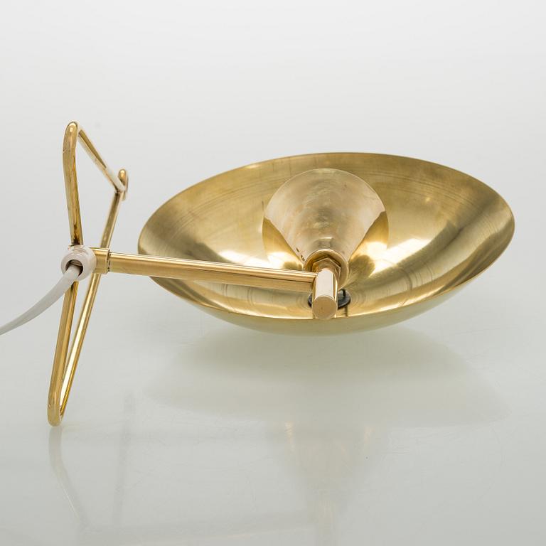 Seinävalaisin / pöytävalaisin, malli EV 57, Itsu 1900-luvun puoliväli.