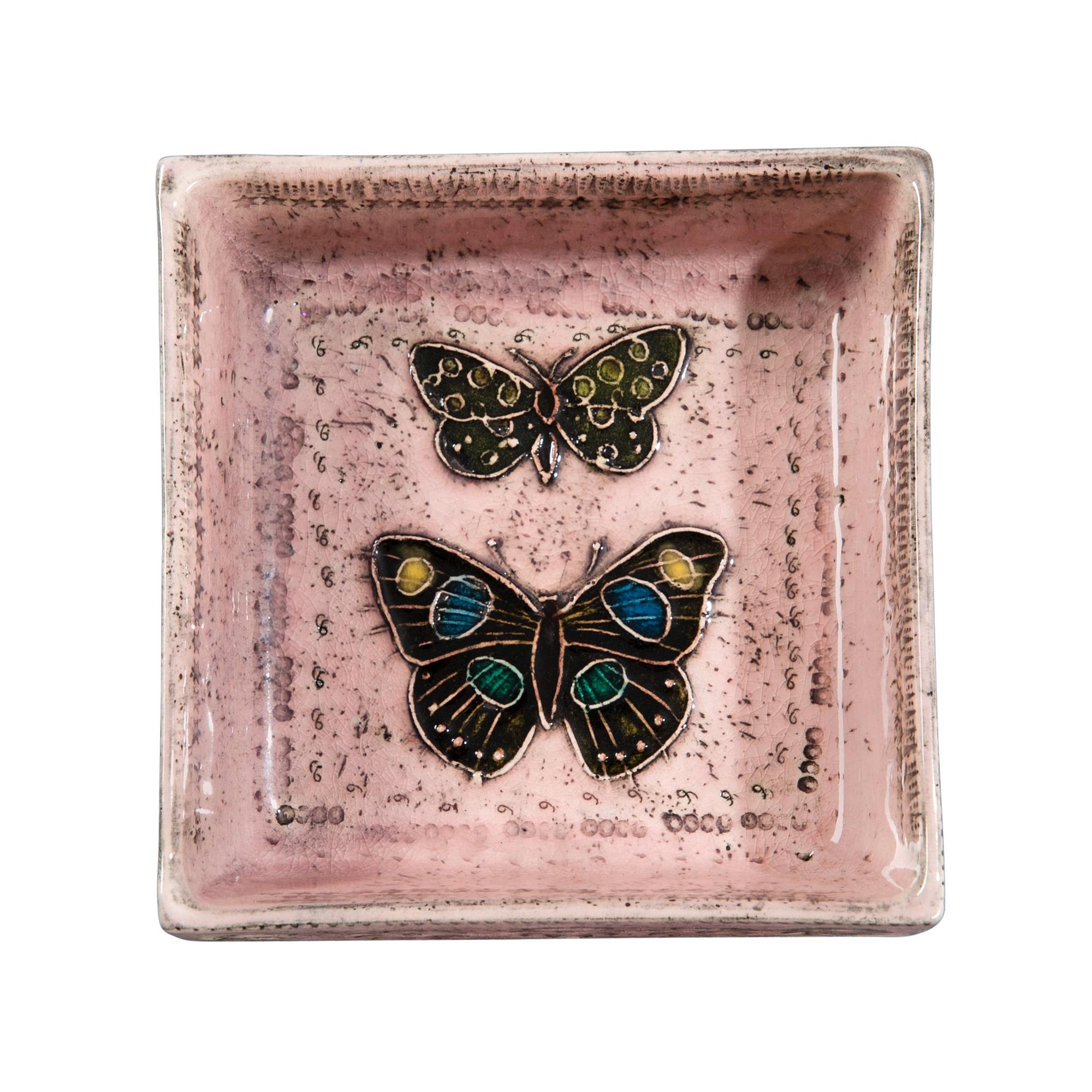 Rut Bryk, KERAMIIKKARELIEFI, LAATIKKO.