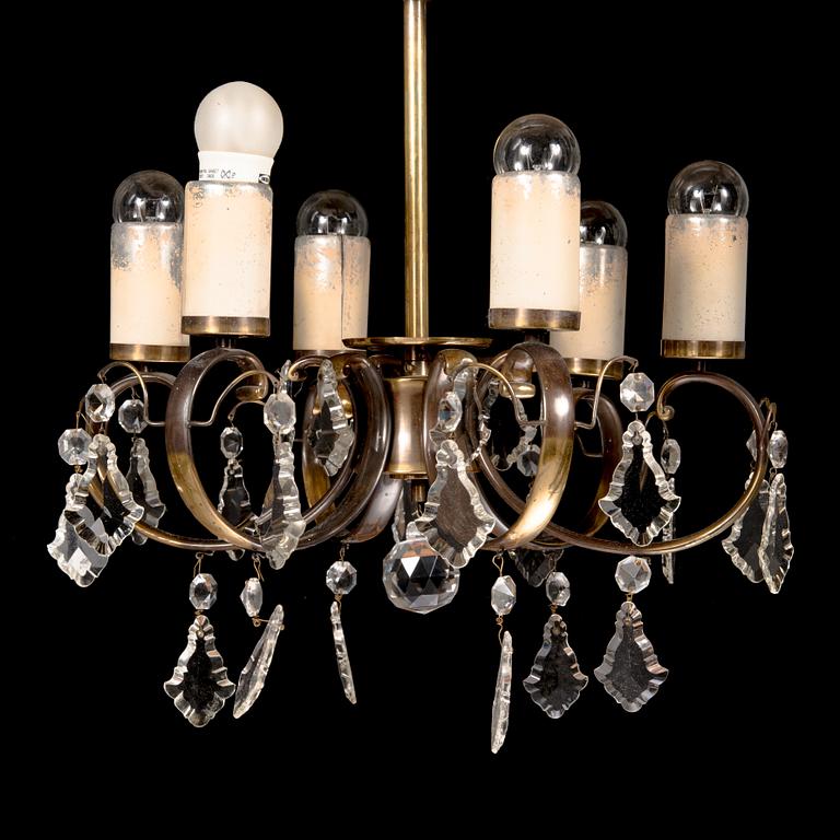 Paavo Tynell, a mid 20th century '1472/6' chandelier for Idman.