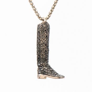 HÄNGE, svarta briljantslipade diamanter ca 1 ct. 14K vitguld. Mikaela Soratie. Helsingfors 2005.