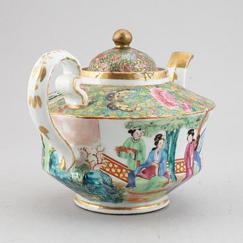 A Canton famille rose tea pot with cover, Qing dynasty, 19th Century.