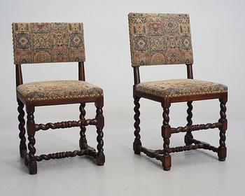 STOLAR, 12 st snarlika, barockstil, omkring år 1900.
