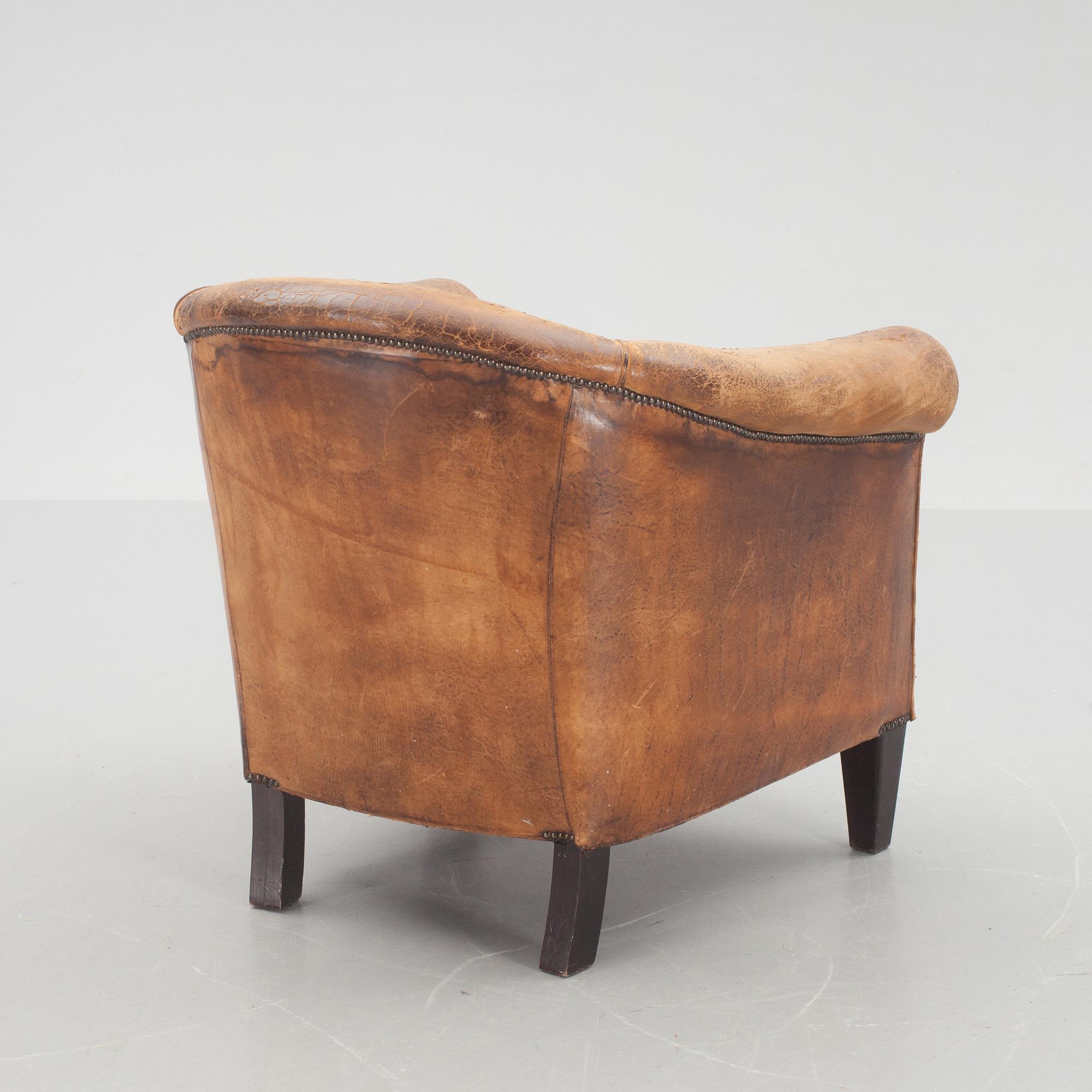 CLUBFÅTÖLJ, engelsk stil, 1900-talets andra hälft.