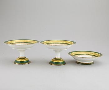 DESSERTSERVIS, 49 delar, porslin. Okänd formgivare, 1900-tal.