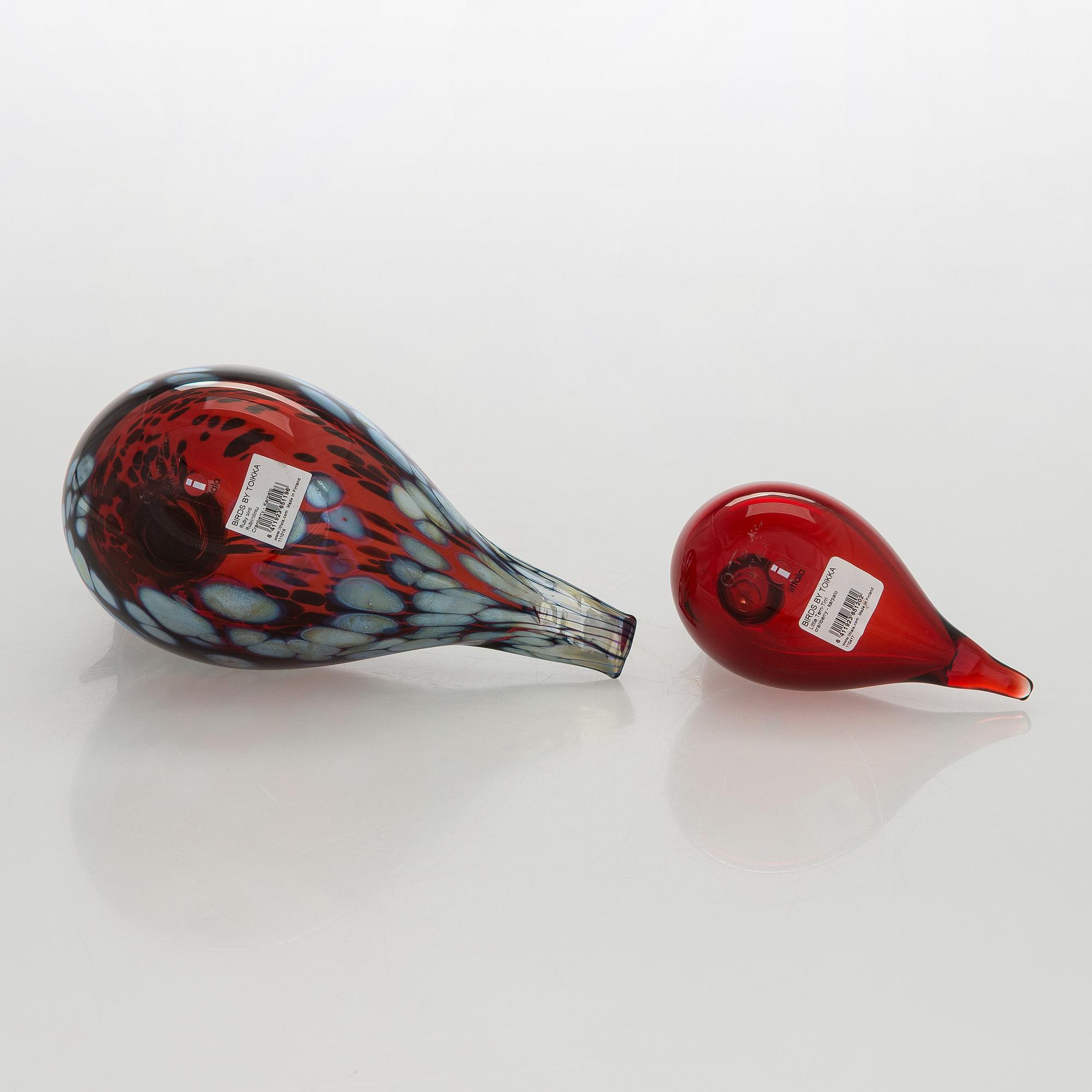 Oiva Toikka, a 'Ruby bird' and 'Little tern' glass birds, signed O. Toikka Iittala.