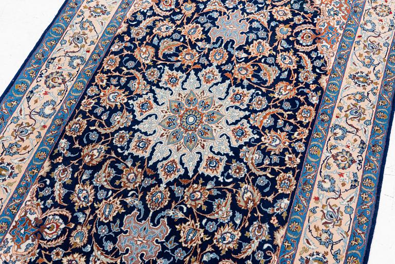 Carpet, Isfahan, ca 165 x 100 cm.