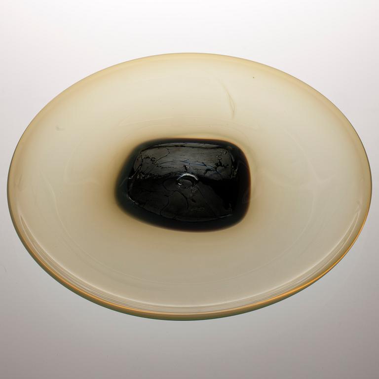 FAT, glas, signerad Inkeri Toikka Nuutajärvi Notsjö, 1900-talets senare hälft.