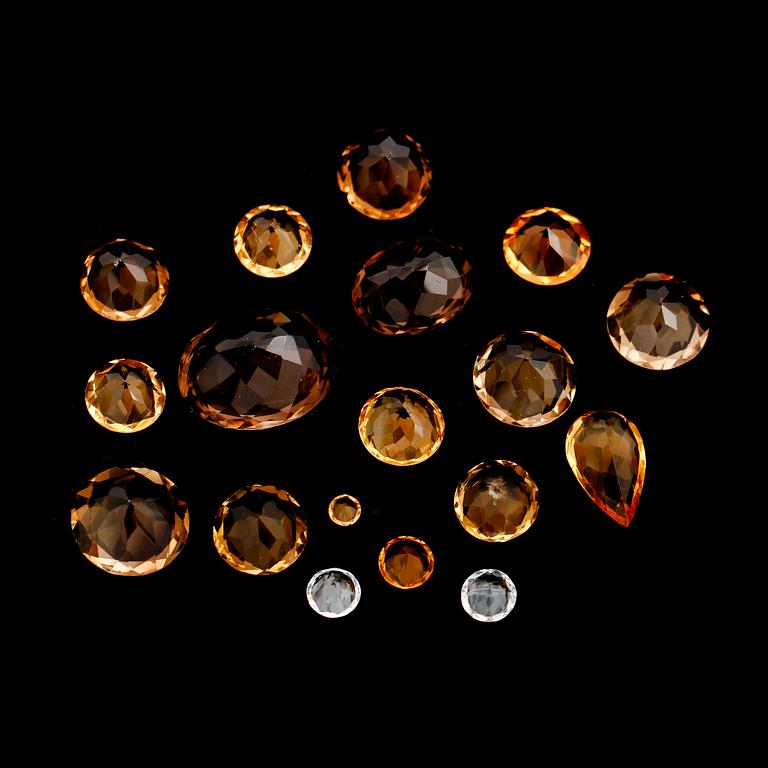 ÄDELSTENAR, 18 st, bla rökkvarts, oinfattade.