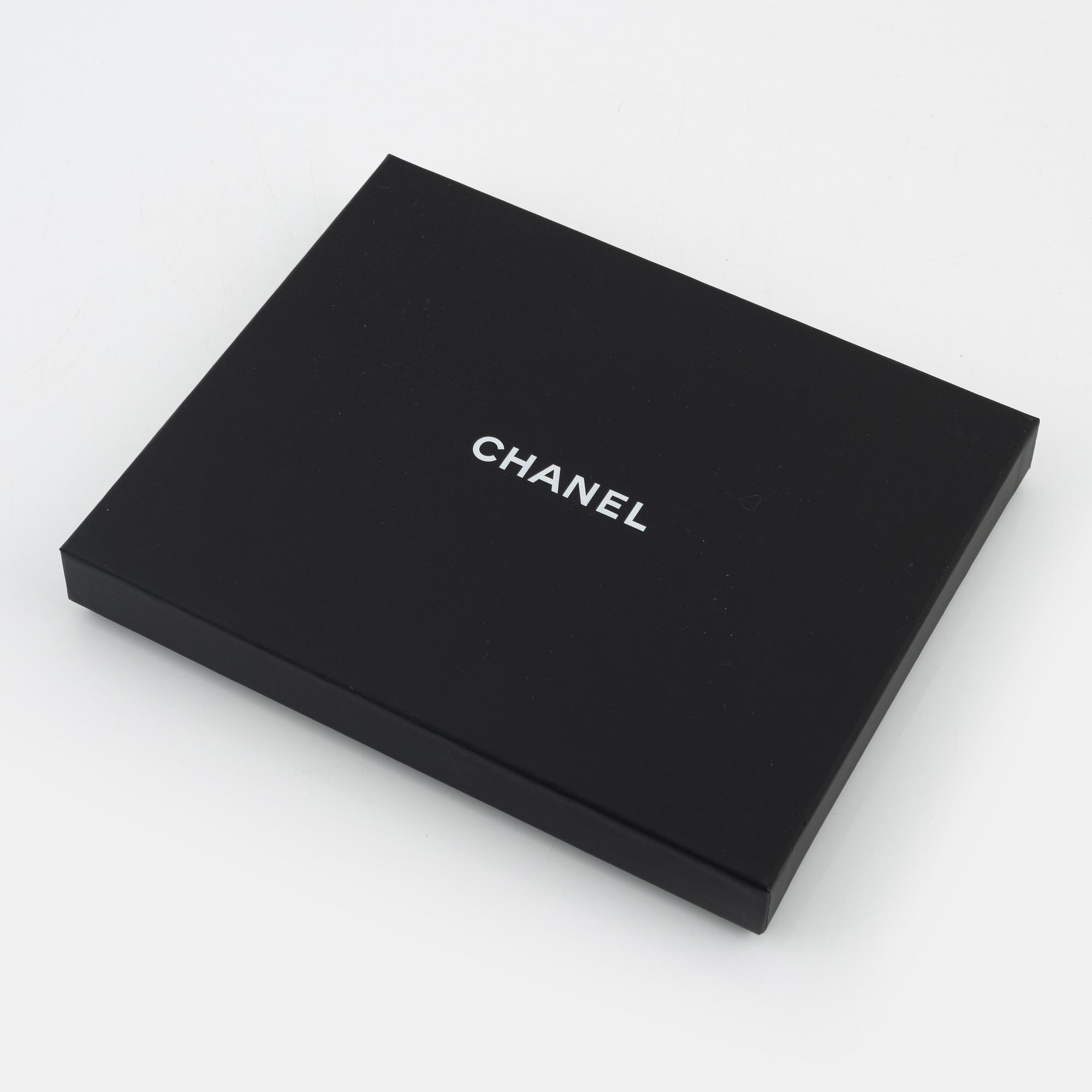 Chanel, a gold tone necklace with coloured glasstones, 2020.
