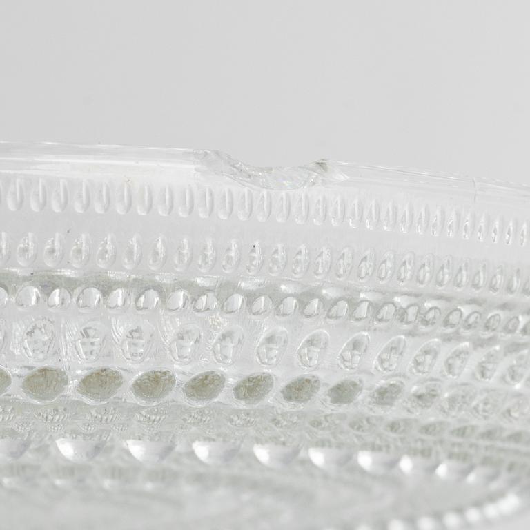 Oiva Toikka, 38 pieces of a 'Kastelhelmi' glassservice, Finland.