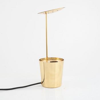 Harri Koskinen, bordslampa "Shadow", Firma Svenskt Tenn.