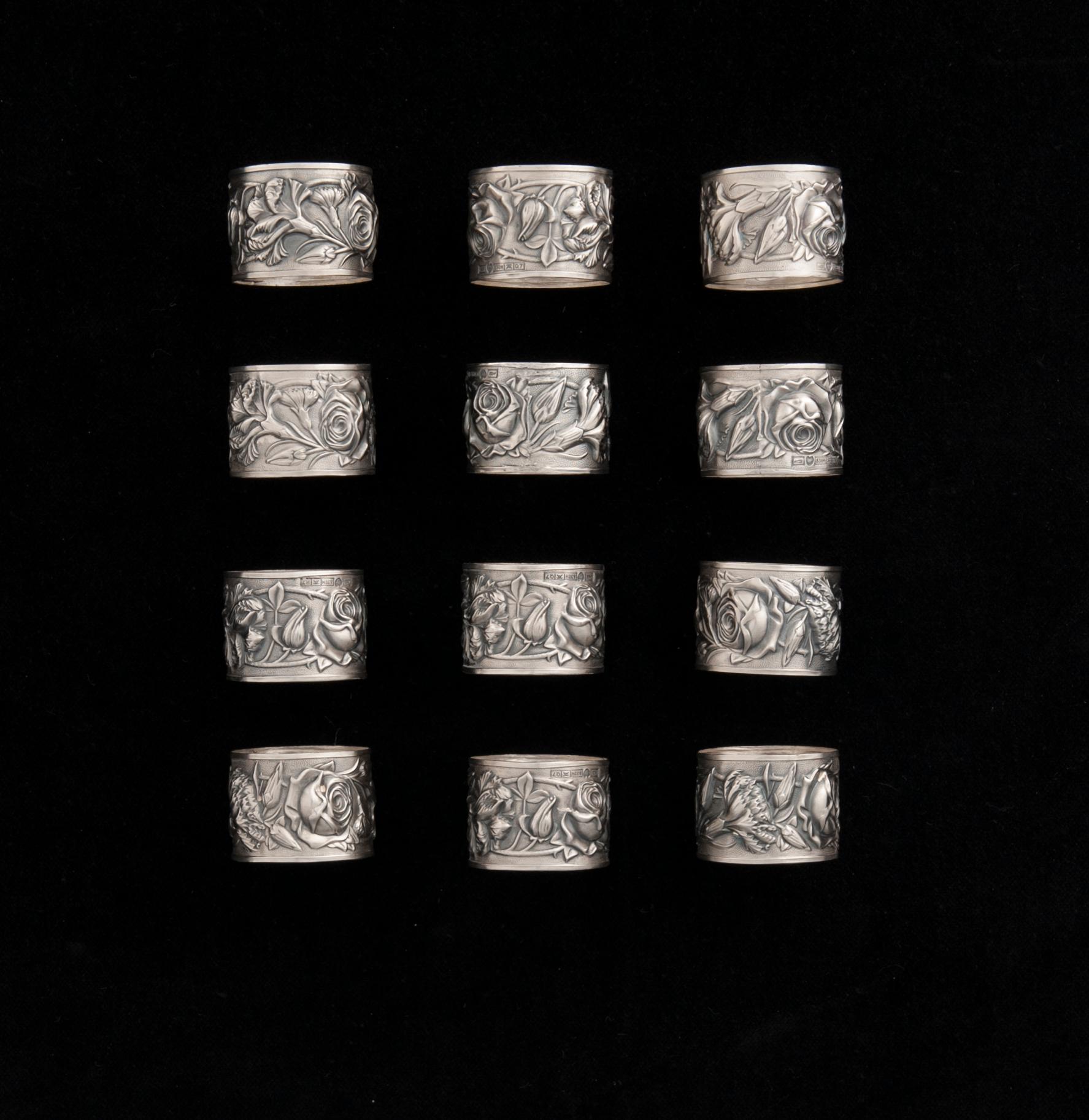 SERVETTRINGAR, 12 st, silver, Auran Kultaseppä, Åbo 1969. Vikt 79,3 g.