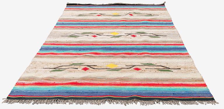 Räsymatto, 1900-luvun puoliväli. Noin 270 x 180 cm.