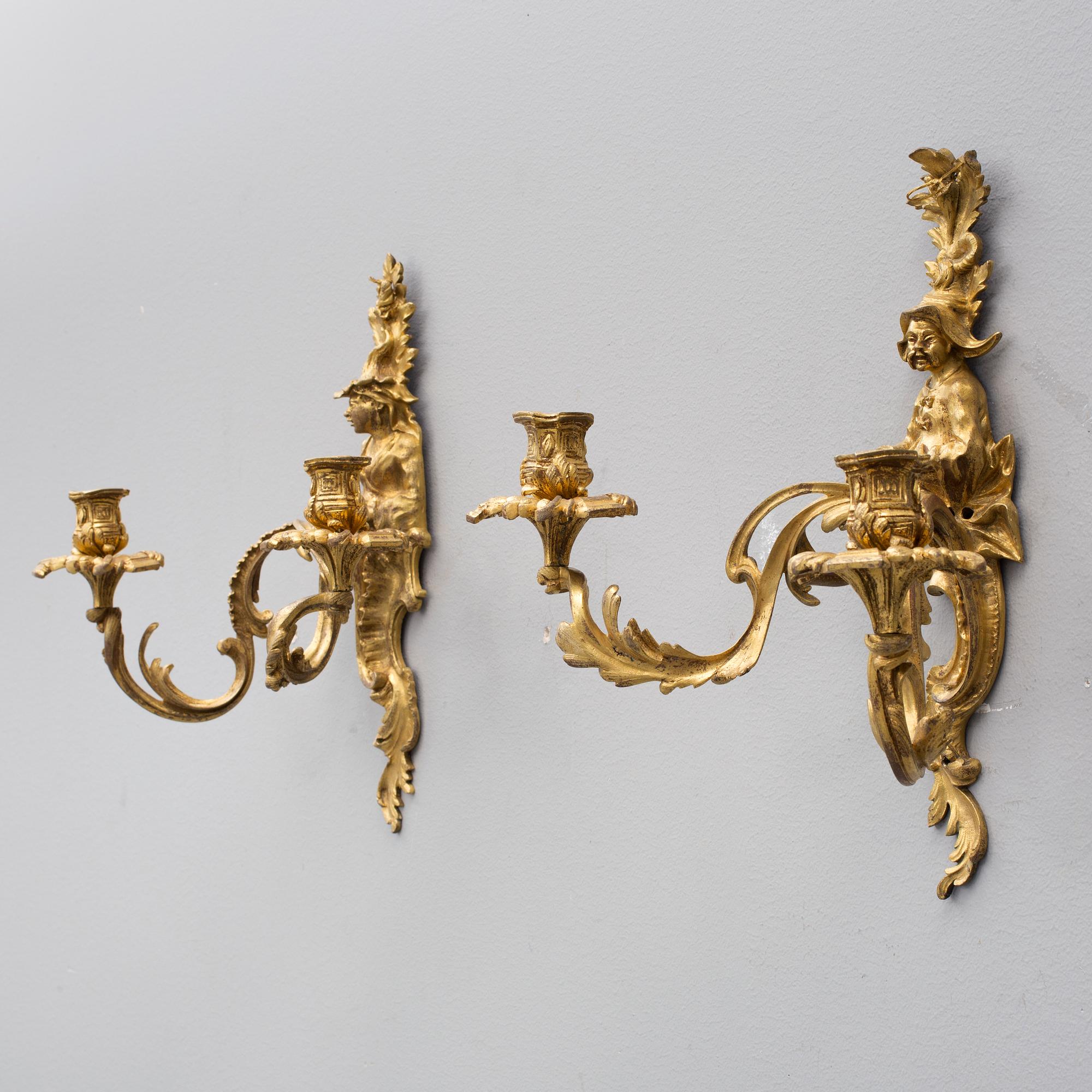 APPLIQUER, för två ljus, ett par. Louis XV-stil, 1800-tal.