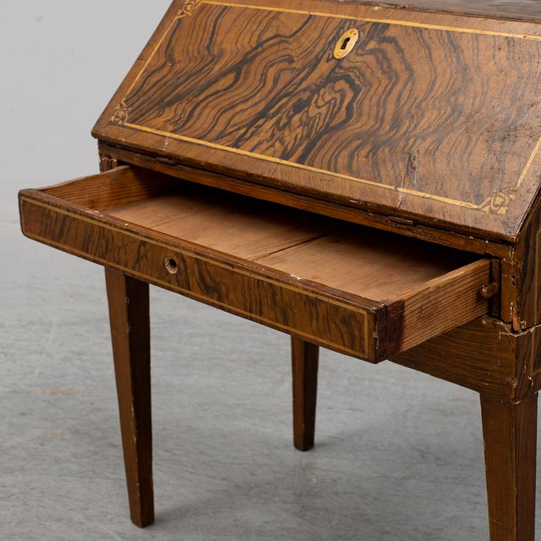 MINIATYRSEKRETÄR, 1800-talets slut.