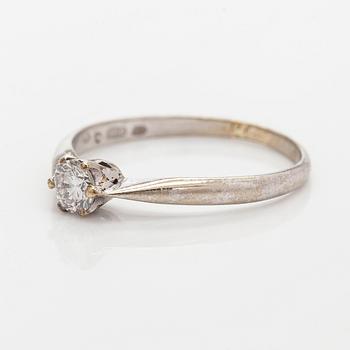 Sormus, briljanttihiottu timantti noin 0,30 ct, 18K valkokultaa.