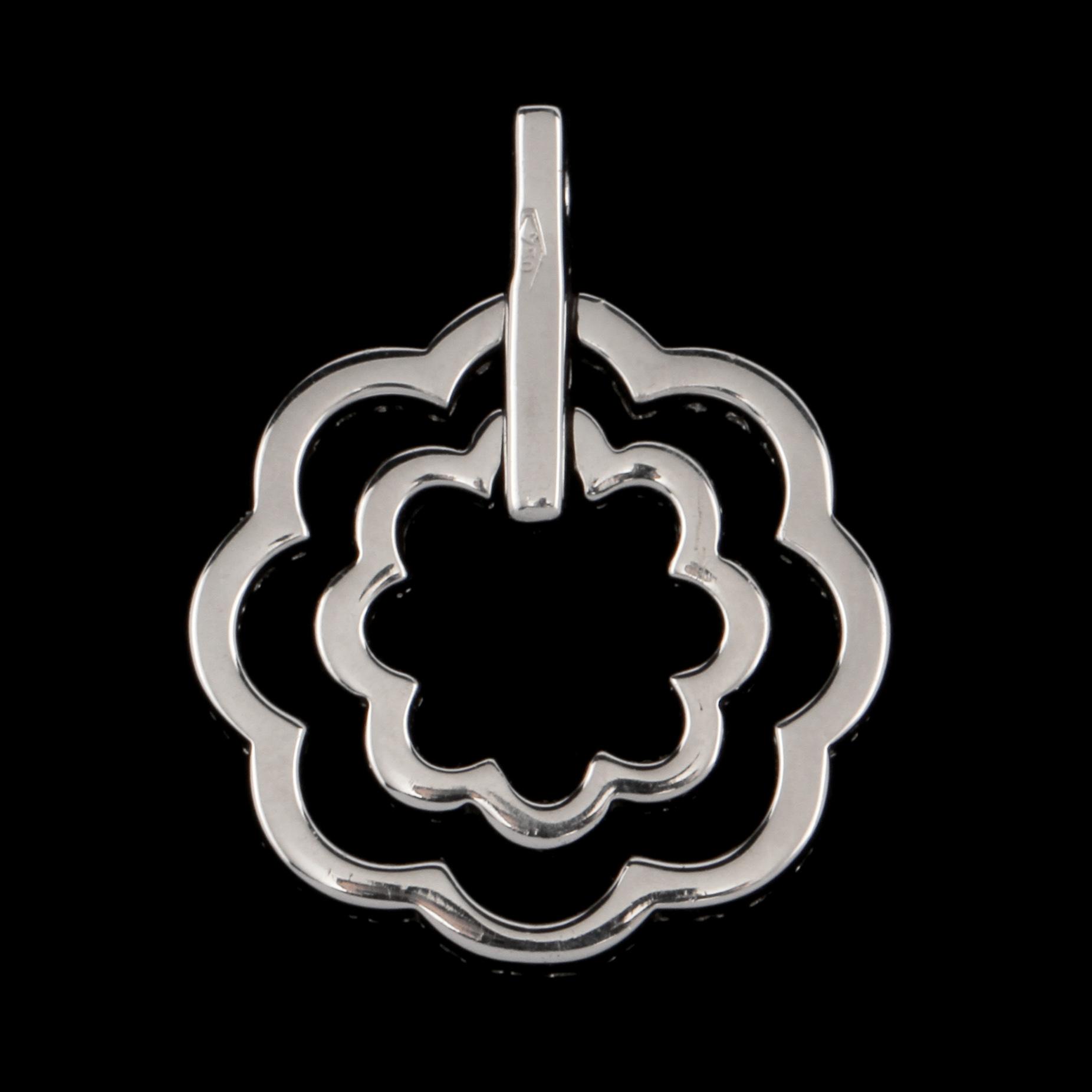 HÄNGE, 18k vitguld med 75 briljantslipade diamanter, 0.51 ct. Vikt 5 g.