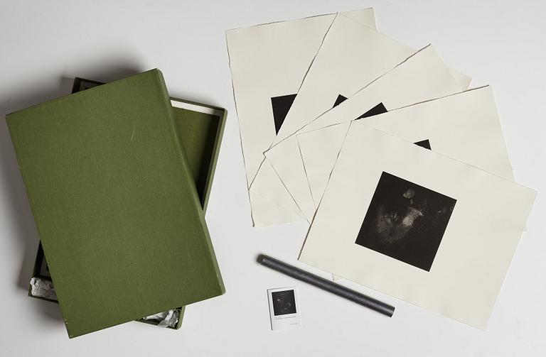 Dan Wolgers, blyrör, signerad Dan Wolgers och numrerad 2/10. 5 photopolymer tryck, 2014, upplaga 10. I originalkartong.