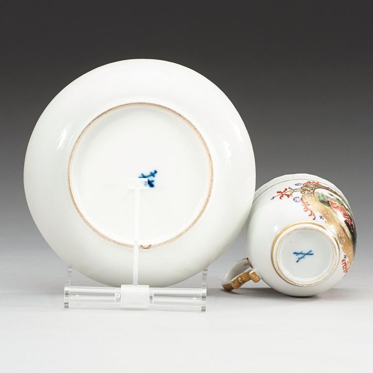 KOPP med FAT, porslin. Meissen.
