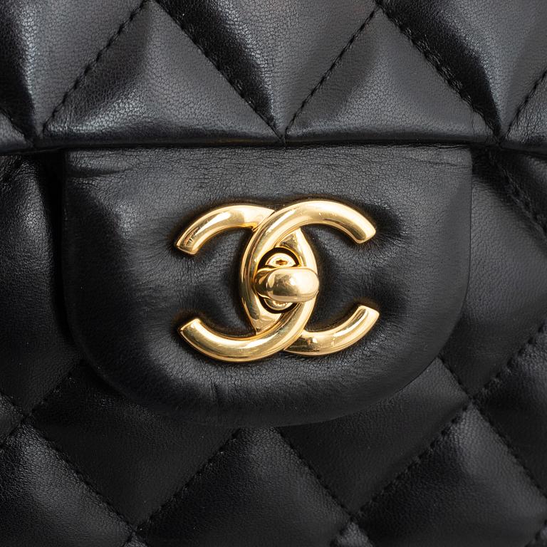 Chanel, väska, "Maxi Classic Flap Bag", 2009-10.