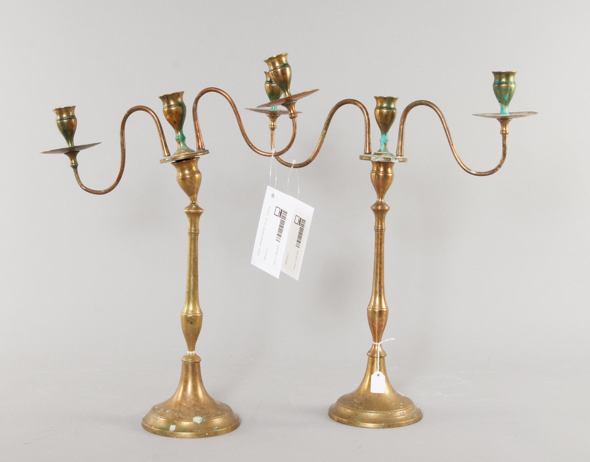 KANDELABRAR, ett par, mässing.