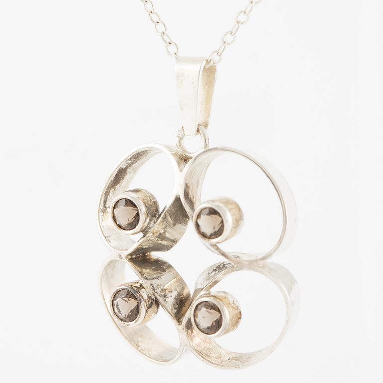 Collier, silver med rökkvarts, Kultasepät Salovaara, Finland.