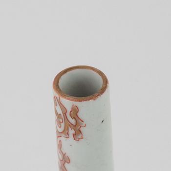 An imari vase / flask, Edo (1666-1868).