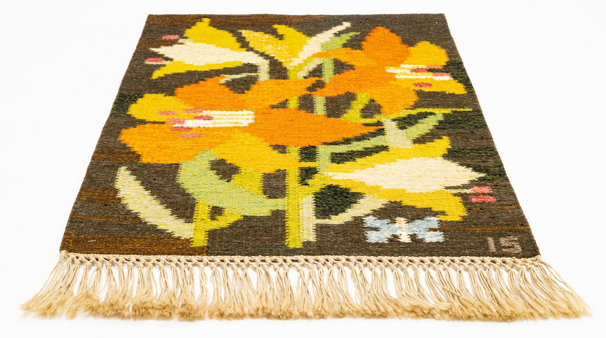 Ingegerd Silow, väggbonad, rölakan, "Liljer", Axeco, signerad IS, 81 x 56 cm.
