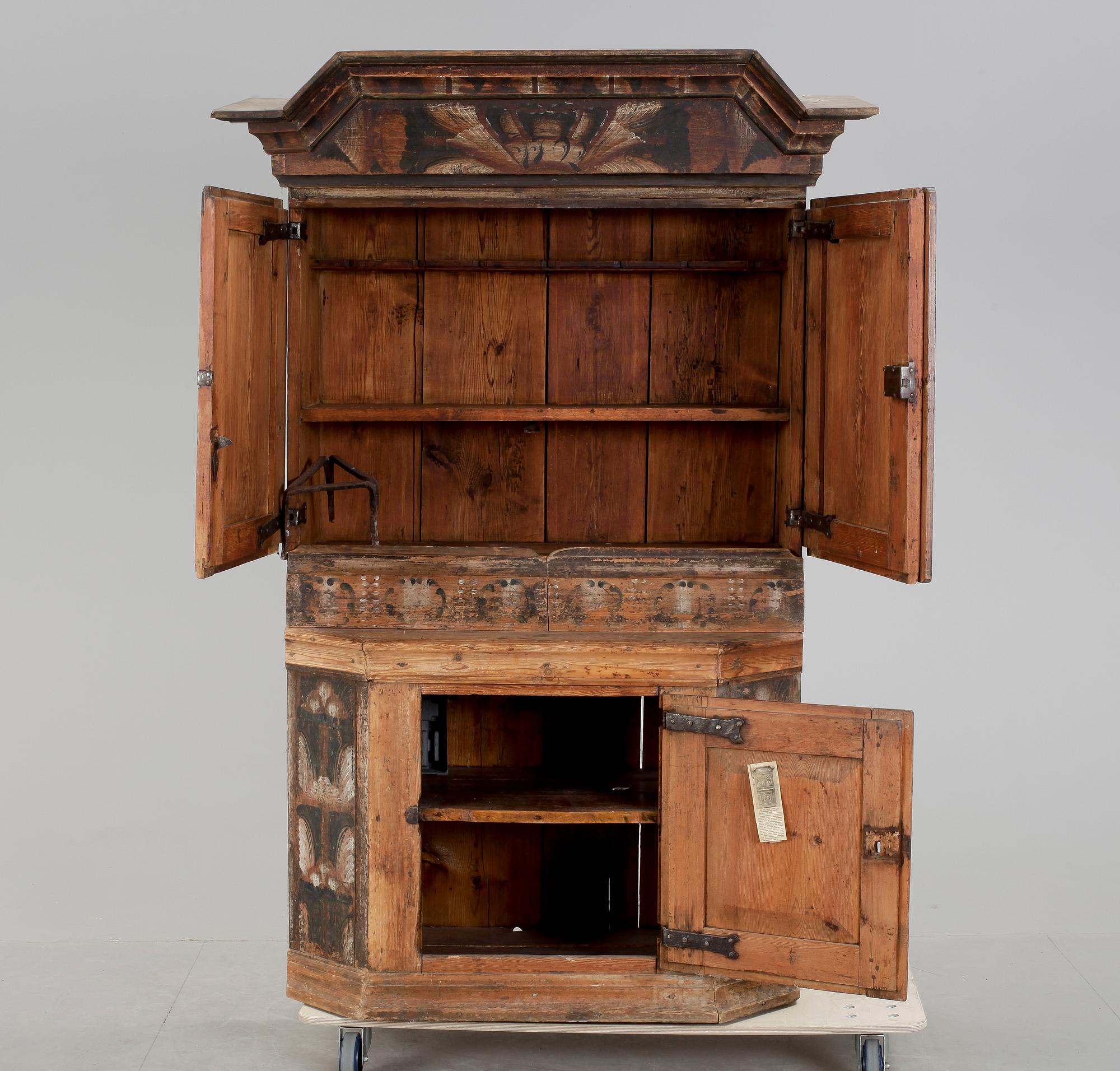 SKÅP. Allmoge, märkt 1792.