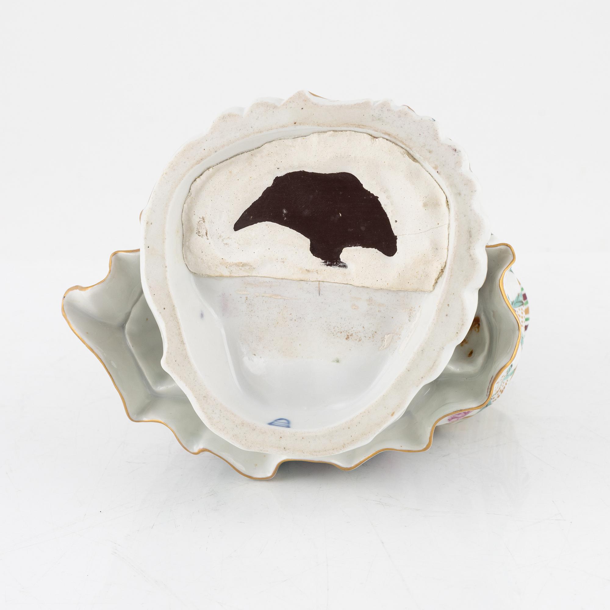 Figurin, porslin och spegelglas, Wien, 1820-7.