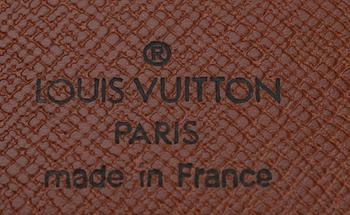 PASSFODRAL, Louis Vuitton.