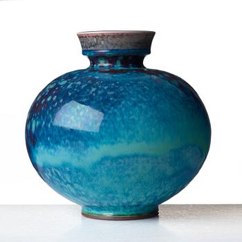 Berndt Friberg, a stoneware vase, Gustavsberg studio, Sweden 1977.