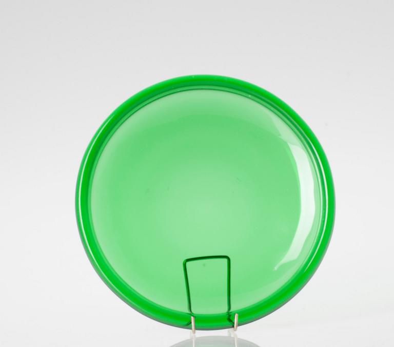 SERVERINGSSKÅL med DESSERTSKÅLAR, 12 st, och ASSIETTER, 3 st, "Luna" Kaj Franck, 1970-tal.
