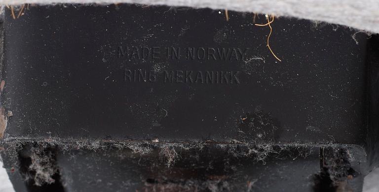 SKRIVBORDSSTOL, Engelsk stil, Norge, 1900-talets andra hälft.