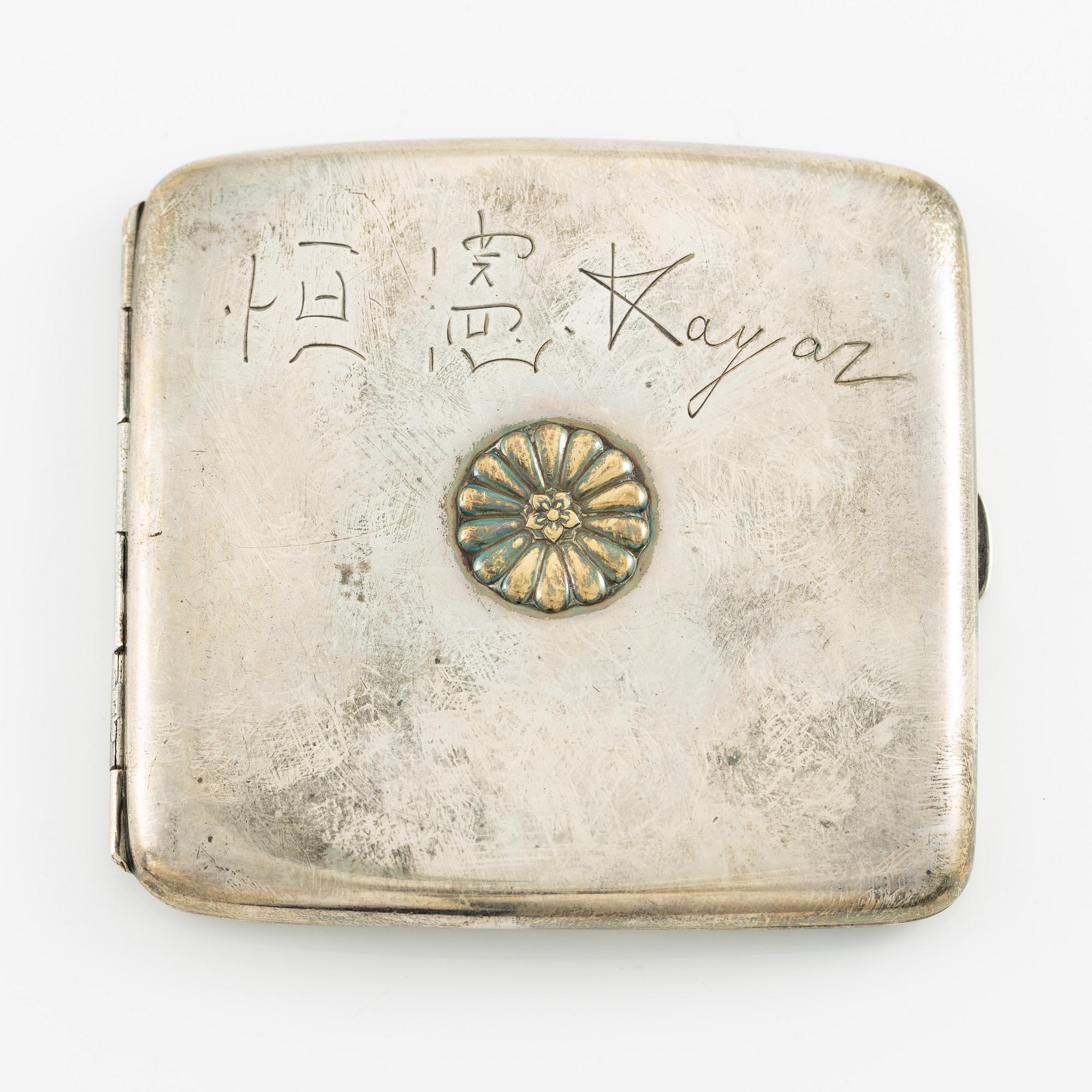 Etui, silver, Japan, 1900-talets första del. Vikt 112 gram.