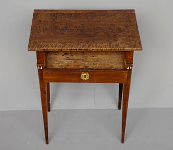 BORD / SYBORD, björk/flambjörk, sengustaviansk, ca 1800.