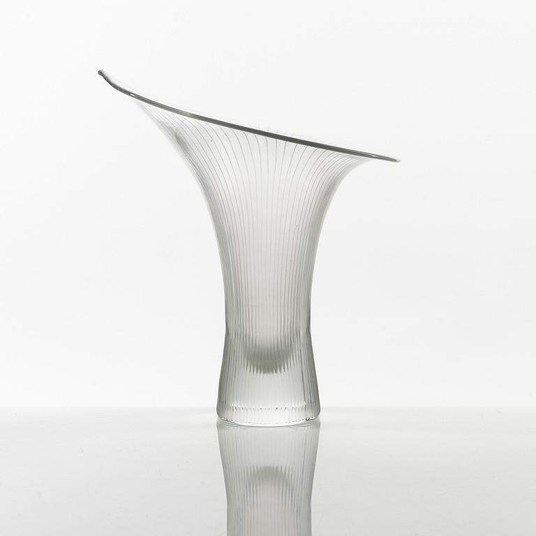 Tapio Wirkkala, vase, "Kanttarell", signed Tapio Wirkkala, Iittala -55.
