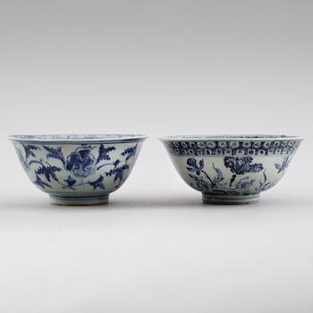 SKÅLAR, 2 st, porslin, Kina, Ming 1400-tal.