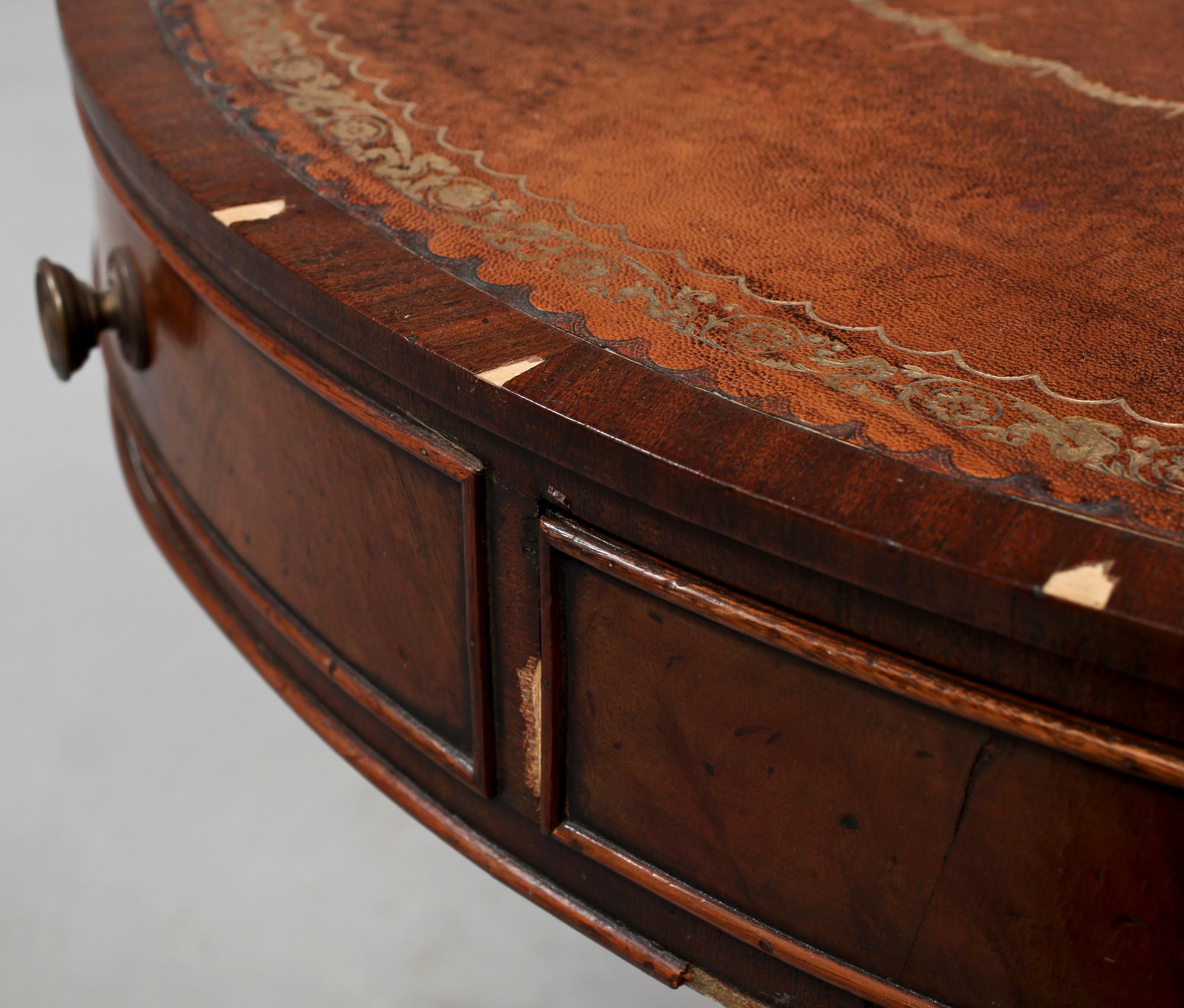 BORD, s k Drumtable, England, 1900-tal.