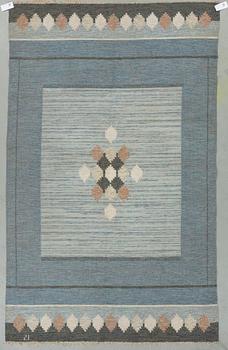 MATTA, rölakan. Signerad IS (Ingegerd Silow). Ca 244x152 cm.