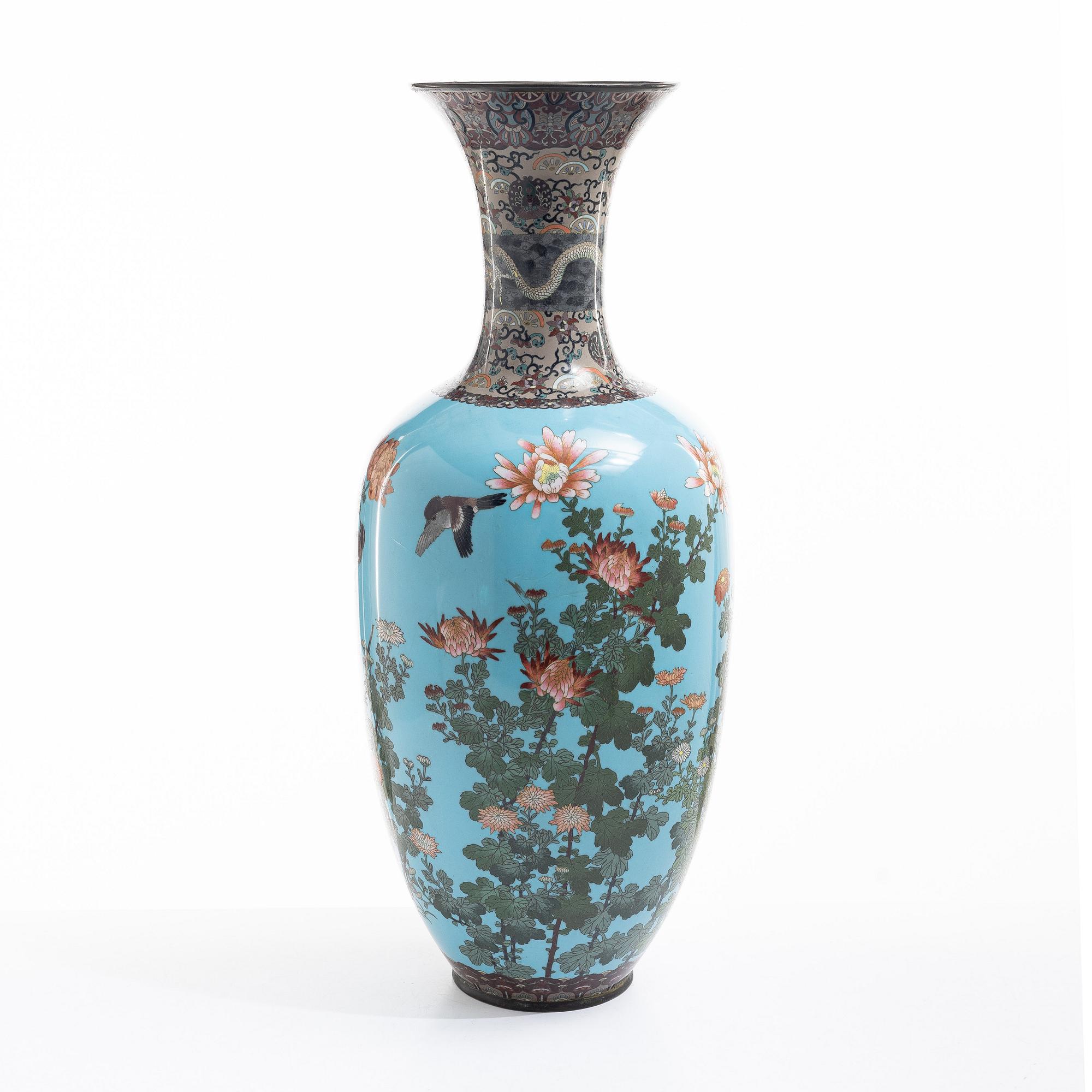 Vas, cloisonné på koppar, Japan, Meiji/Taishō, 1900-talets första del.