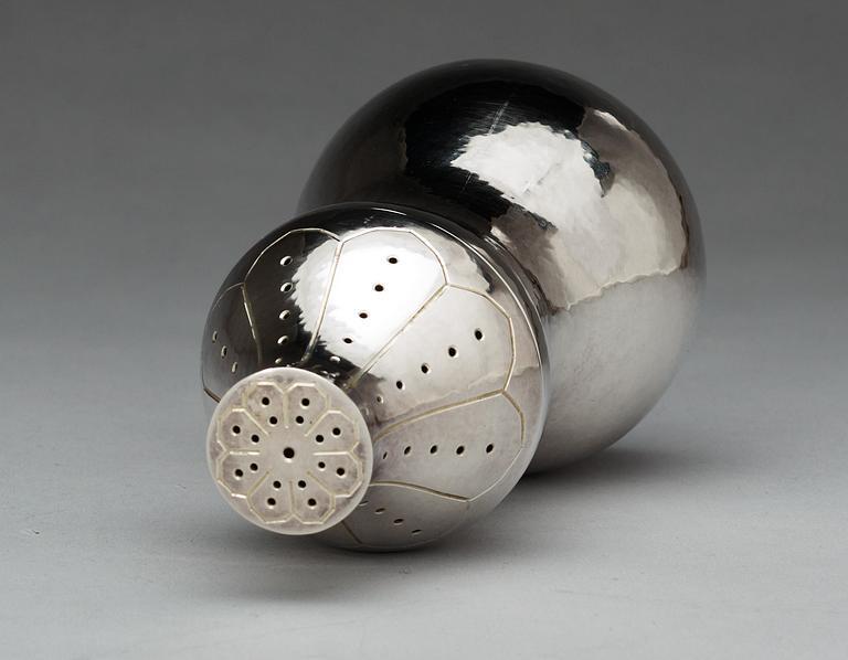 A Sigurd Persson sterling sugar caster, Stockholm 1976.